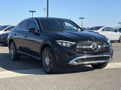 Used 2024 Mercedes-Benz GLC 300 4MATIC image 4