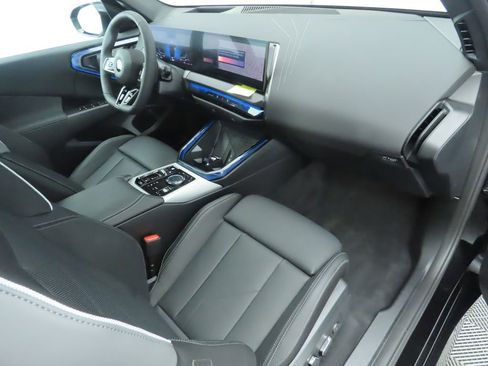 Used 2025 BMW X3 xDrive30i w/ Premium Package image 19