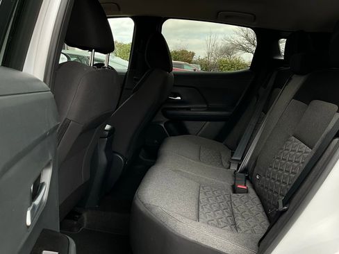 Used 2025 Nissan Kicks SV image 11