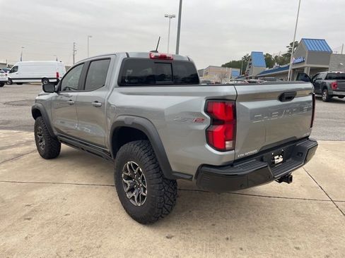 Used 2024 Chevrolet Colorado ZR2 w/ Safety Package image 5