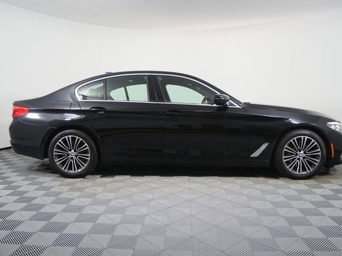 Used 2019 BMW 530i image 2