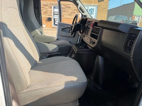 Used 2020 Chevrolet Express 3500 w/ Power Convenience Package RWD image 24