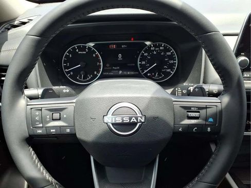 Used 2026 Nissan Rogue SV FWD image 13