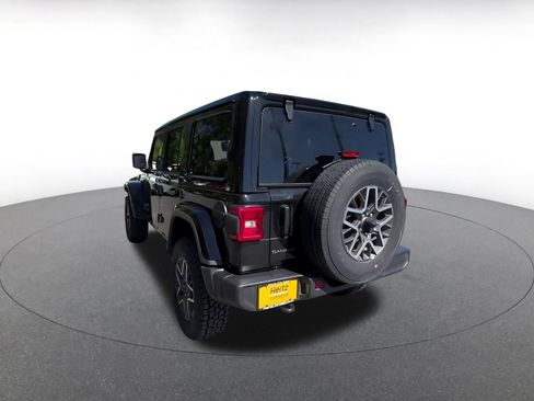 Used 2025 Jeep Wrangler Unlimited Sahara AWD/4WD image 14