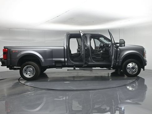 Certified 2023 Ford F450 Platinum w/ FX4 Off-Road Package AWD/4WD image 5