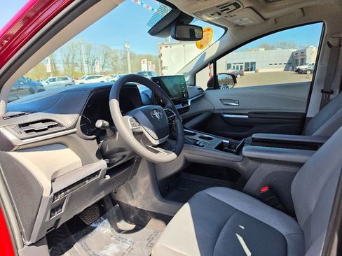 Used 2023 Toyota Sienna XLE w/ XLE Plus Package AWD/4WD image 20
