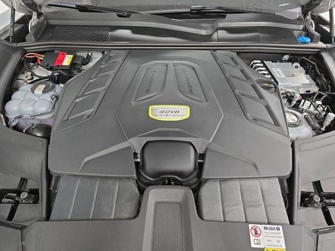 Certified 2023 Porsche Cayenne Turbo S AWD/4WD image 33