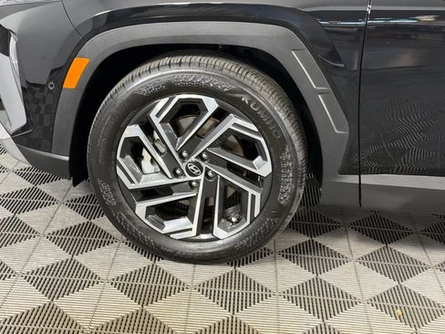 Used 2025 Hyundai Tucson Limited image 12