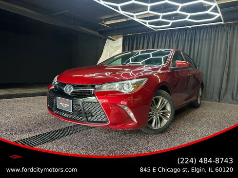Used 2016 Toyota Camry SE FWD image 1