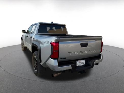 Used 2025 Toyota Tacoma SR AWD/4WD image 11
