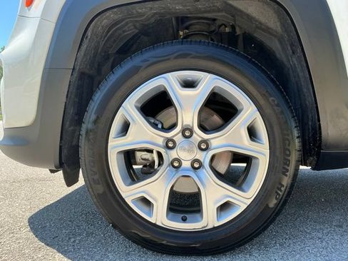 Used 2022 Jeep Renegade Limited AWD/4WD image 14