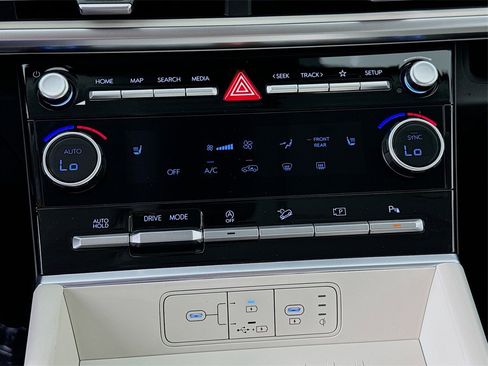 Used 2024 Hyundai Santa Fe SEL image 16