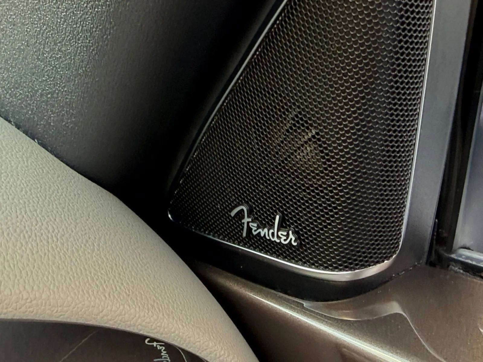 Used 2015 Volkswagen Beetle 1.8T FWD image 24
