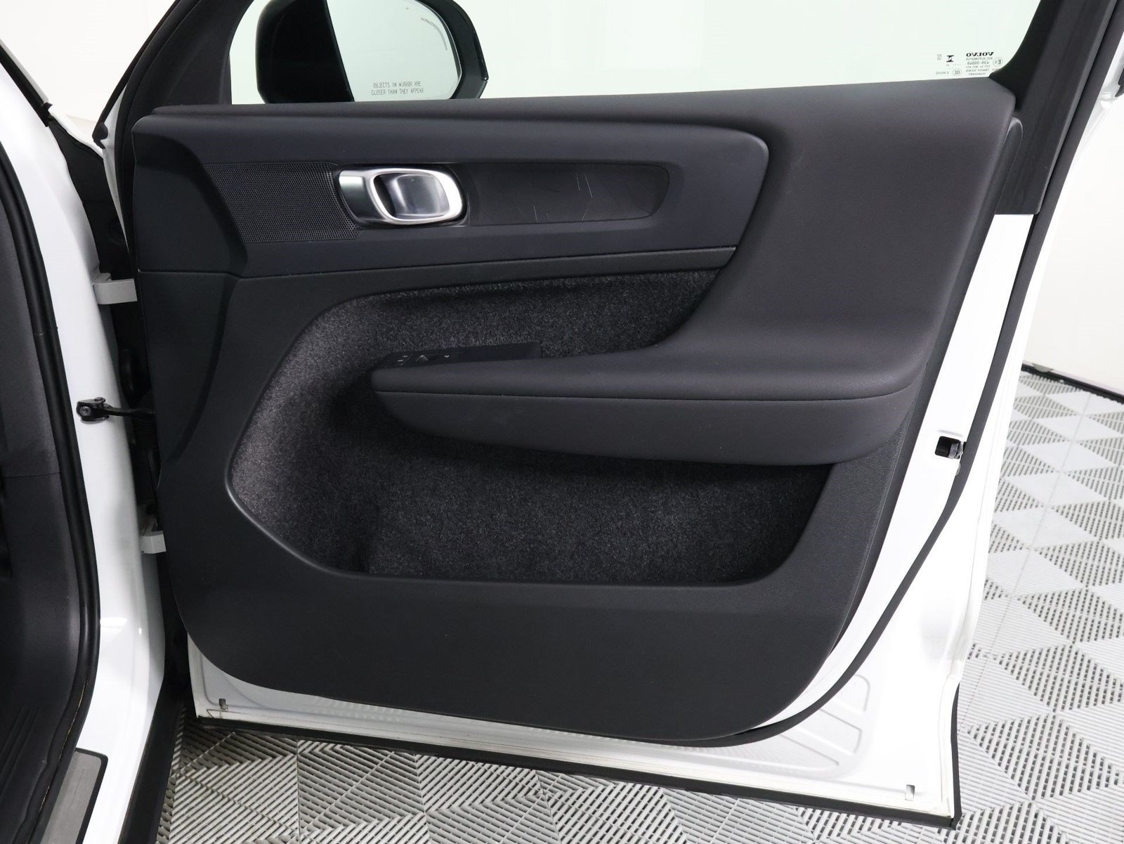 Certified 2023 Volvo XC40 Recharge Core AWD/4WD image 21