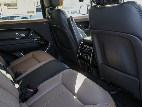 New 2026 Land Rover Range Rover Sport Dynamic SE AWD/4WD image 19