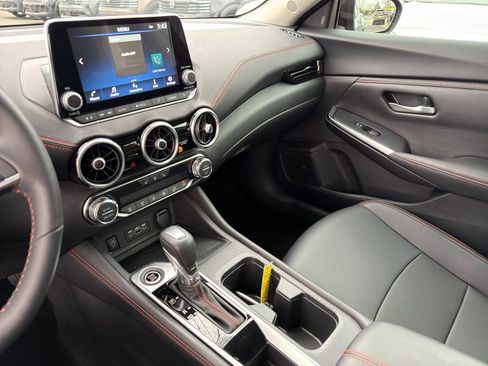 Used 2024 Nissan Sentra SR w/ SR Premium Package image 24