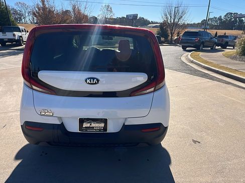 Used 2020 Kia Soul LX image 9