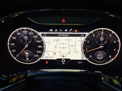 Used 2022 Bentley Flying Spur V8 image 43