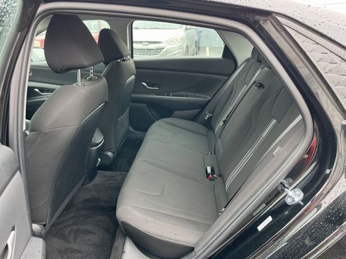 Used 2025 Hyundai Elantra SEL image 26