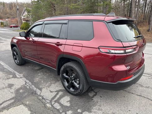 Used 2024 Jeep Grand Cherokee L Limited w/ Black Appearance Package image 6