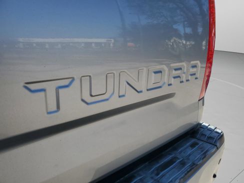 Used 2014 Toyota Tundra Limited w/ Limited Premium Package image 33