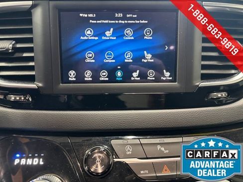 Used 2018 Chrysler Pacifica Touring-L image 13