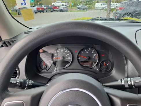 Used 2012 Jeep Patriot Sport AWD/4WD image 12