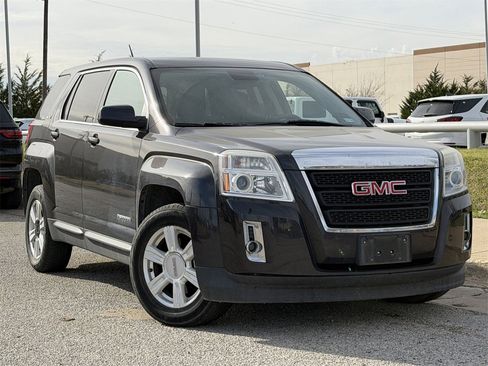 Used 2015 GMC Terrain SLE image 2