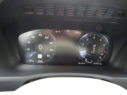 Used 2018 Volvo XC90 T5 Momentum w/ Convenience Package image 19