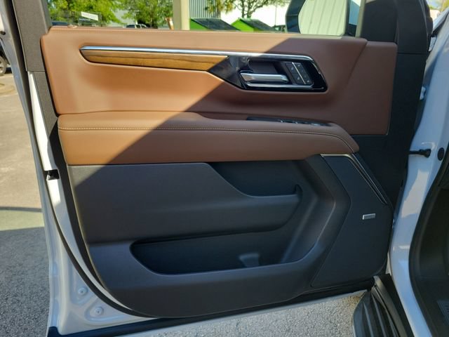 New 2026 Chevrolet Tahoe High Country w/ Sun And Tow Package AWD/4WD image 24
