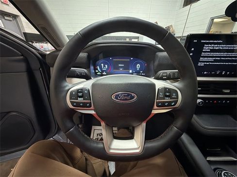 Used 2025 Ford Explorer Active w/ Active Comfort Package image 14