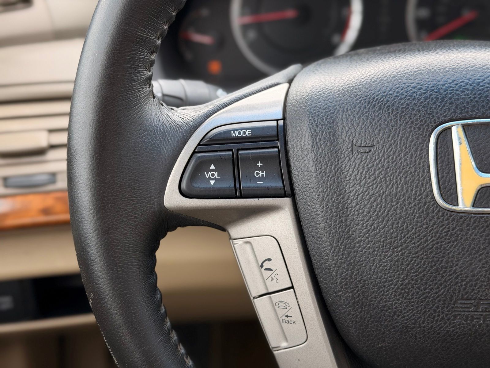Used 2010 Honda Accord EX-L image 25
