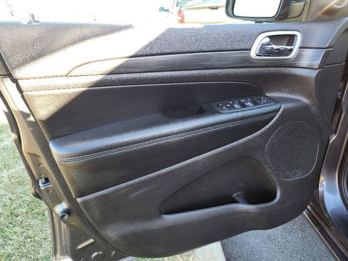 Certified 2020 Jeep Grand Cherokee Altitude image 30