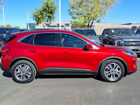 Used 2021 Ford Escape SEL w/ Technology Package image 4