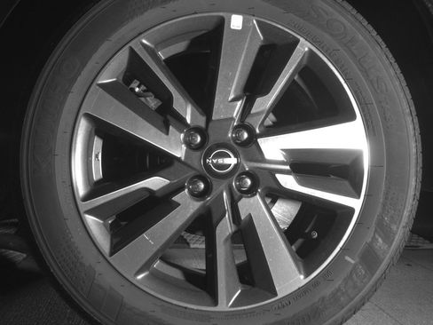 Used 2025 Nissan Versa SV image 14