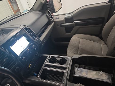 Used 2017 Ford F150 XLT w/ Equipment Group 302A Luxury AWD/4WD image 27