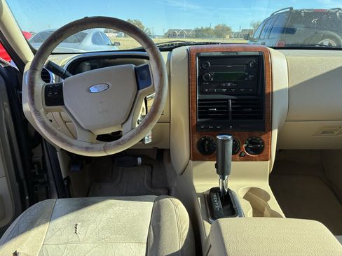 Used 2006 Ford Explorer Eddie Bauer image 4
