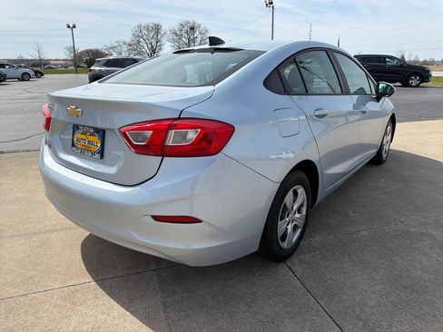 Used 2017 Chevrolet Cruze LS image 9