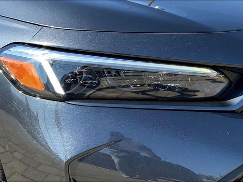 Used 2025 Honda Civic Sport image 31