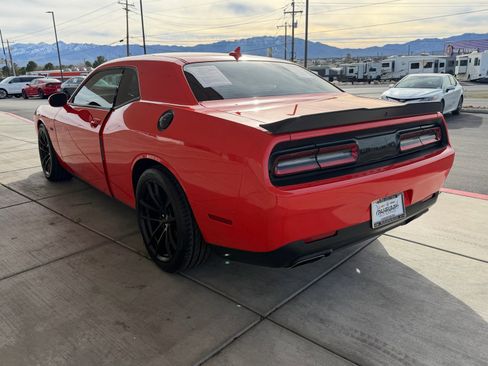 Used 2023 Dodge Challenger R/T w/ Plus Package image 5