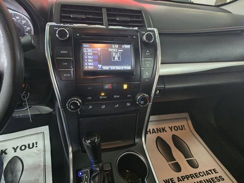 Used 2015 Toyota Camry SE image 23