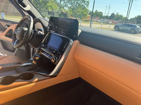 Used 2025 Lexus LX 600 4WD w/ Accessory Package (2T) image 2
