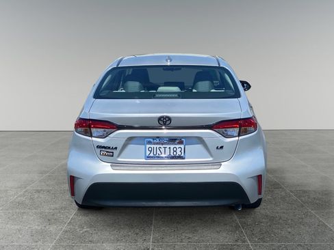 Used 2025 Toyota Corolla LE w/ LE Premium Package FWD image 4