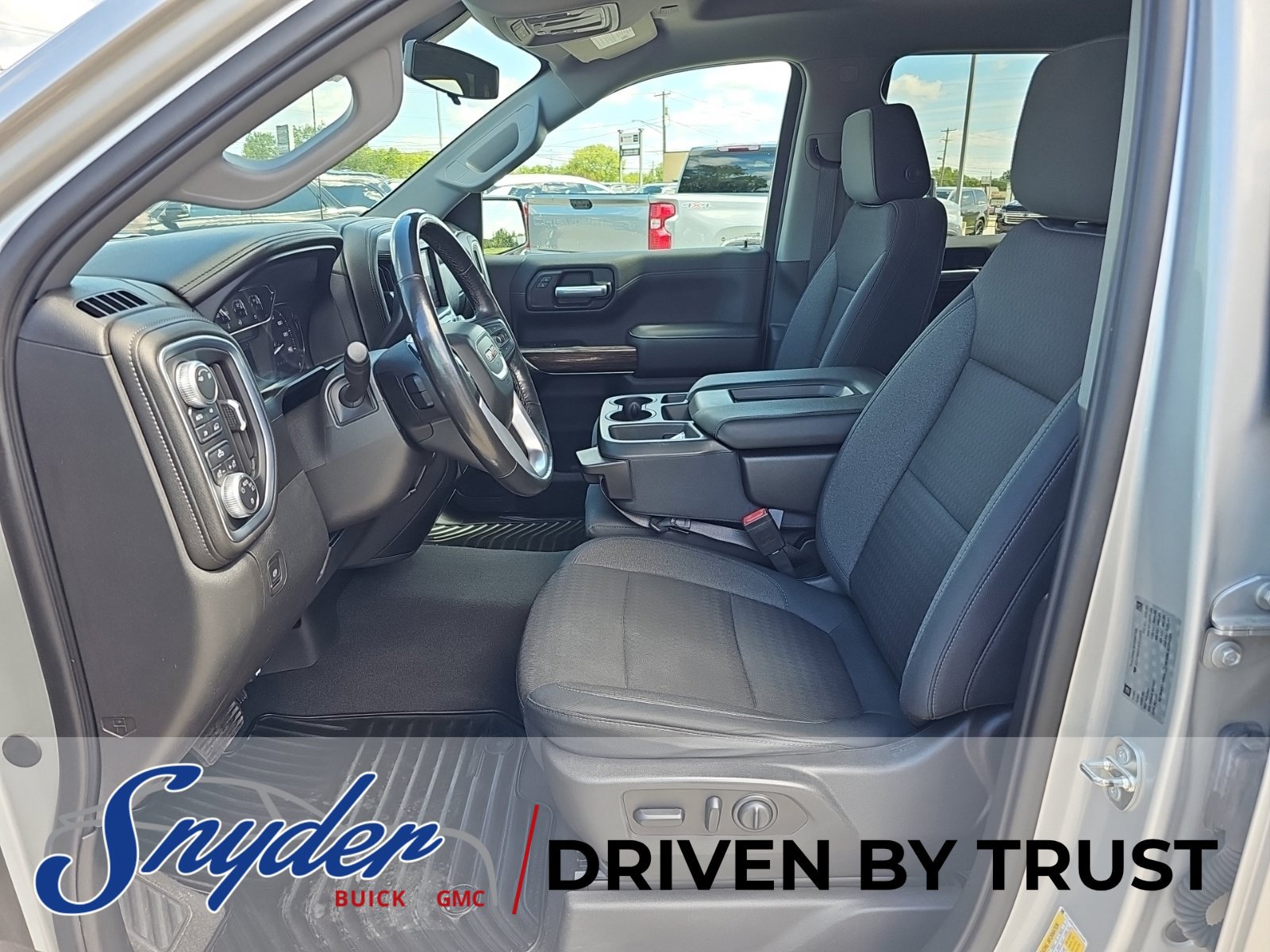 Used 2019 GMC Sierra 1500 SLE w/ SLE Value Package AWD/4WD image 10