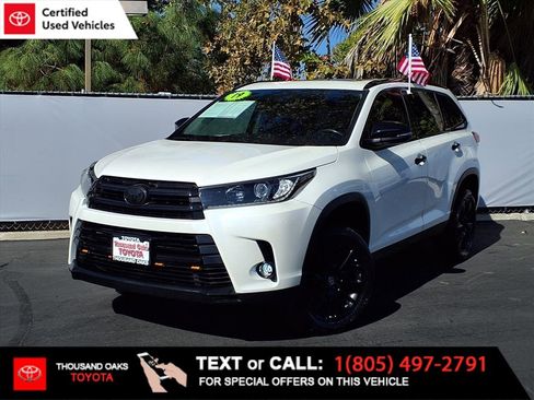Certified 2019 Toyota Highlander SE w/ Nightshade Edition image 1
