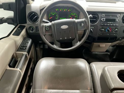 Used 2010 Ford F250 XL image 18