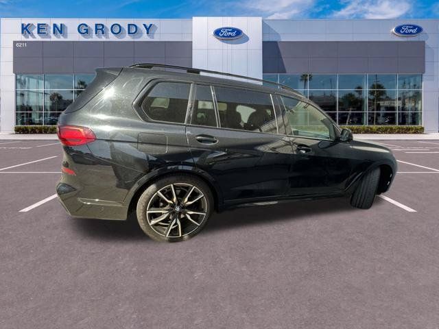 Used 2020 BMW X7 xDrive40i w/ M Sport Package AWD/4WD image 4