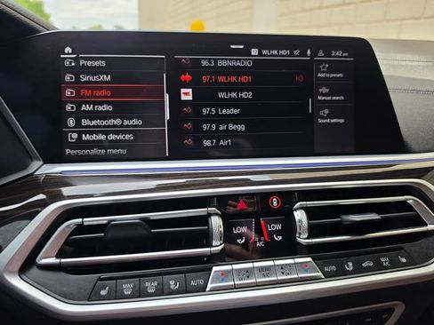Used 2021 BMW X7 xDrive40i w/ M Sport Package AWD/4WD image 51