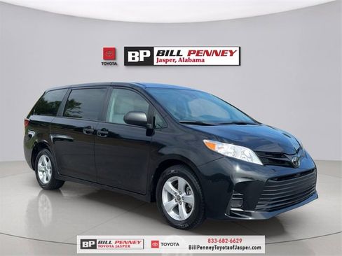 Used 2020 Toyota Sienna L image 7