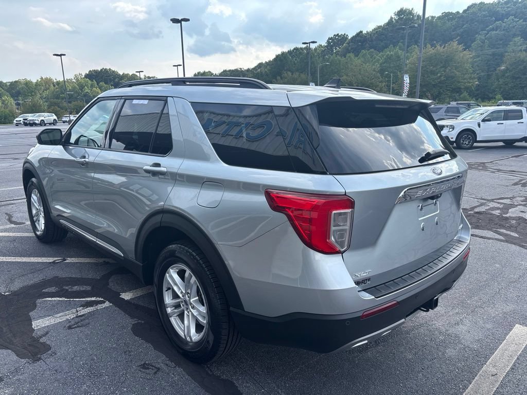 Used 2024 Ford Explorer XLT w/ Equipment Group 202A AWD/4WD image 6
